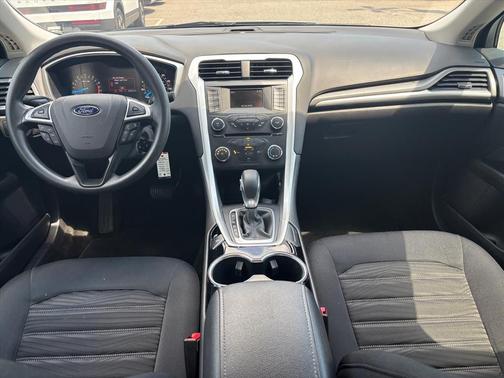 Oxford White 2016 Ford Fusion SE