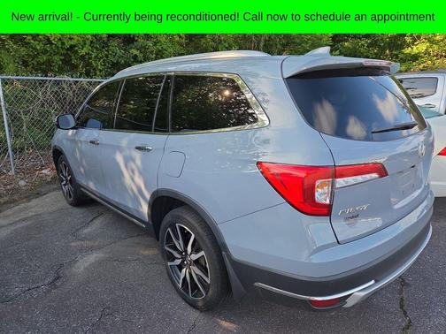 2022 Honda Pilot Touring 8-Passenger