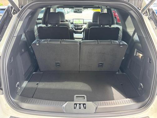 White Metallic 2025 Ford Explorer ST