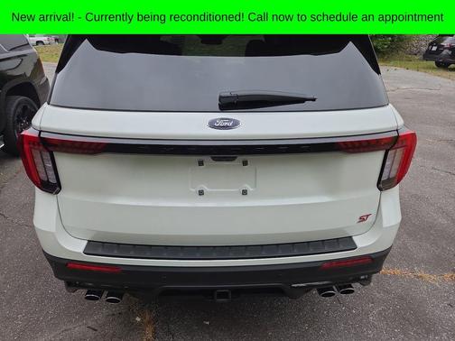 White Metallic 2025 Ford Explorer ST
