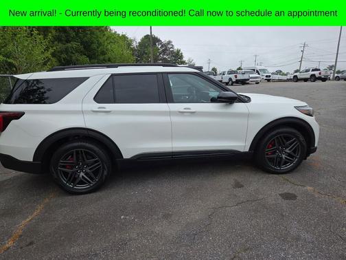 White Metallic 2025 Ford Explorer ST