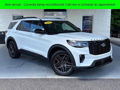White Metallic 2025 Ford Explorer ST