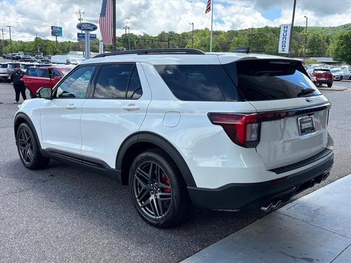 White Metallic 2025 Ford Explorer ST