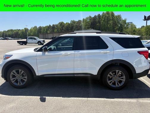 White Metallic 2024 Ford Explorer XLT