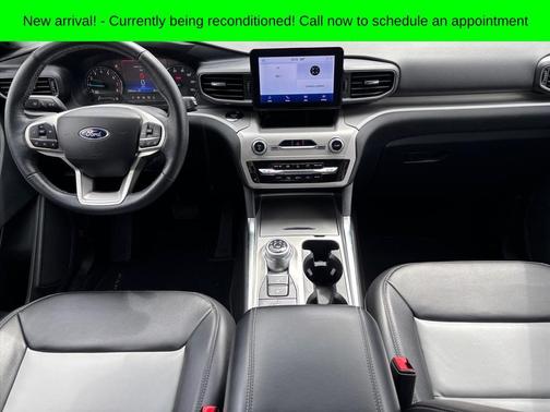 White Metallic 2024 Ford Explorer XLT