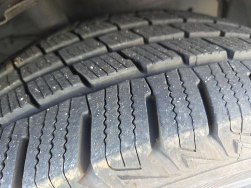 GOLD LEAF METALLIC 2011 Ford Escape XLT