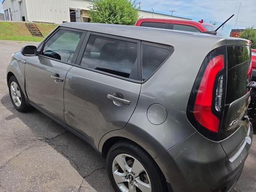 Titanium Gray 2018 Kia Soul Base