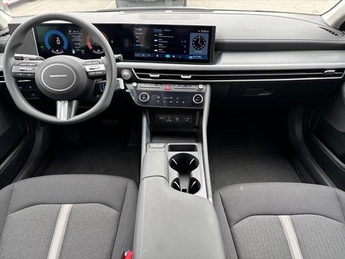 2026 Hyundai SONATA Hybrid Base