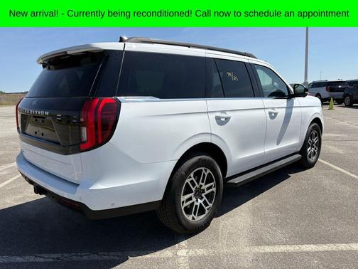 Silver Metallic 2025 Ford Expedition Active