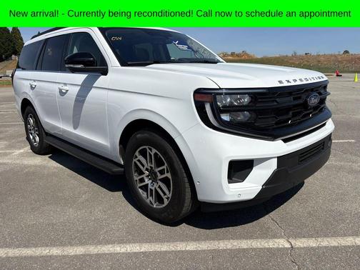 Silver Metallic 2025 Ford Expedition Active