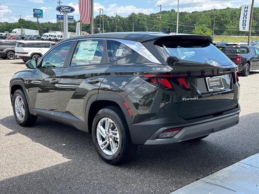 Green 2026 Hyundai TUCSON SE