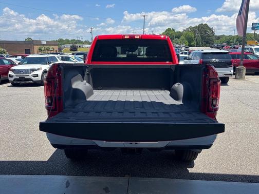 Flame Red Clearcoat 2026 RAM 2500 Big Horn Crew Cab 4x4 6'4' Box