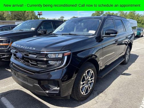 Black Metallic 2025 Ford Expedition Active