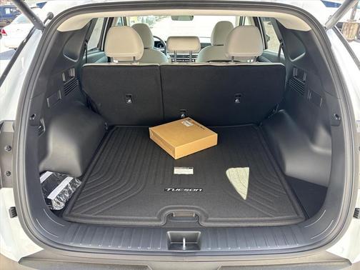 White Pearl 2026 Hyundai TUCSON Hybrid SEL Convenience