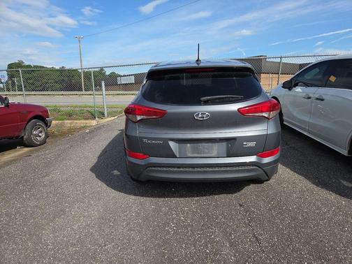 Coliseum Gray 2017 Hyundai TUCSON SE