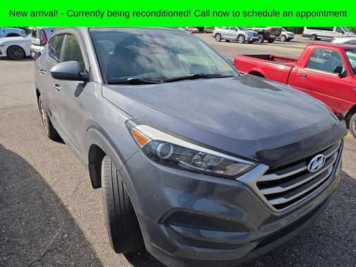 Coliseum Gray 2017 Hyundai TUCSON SE