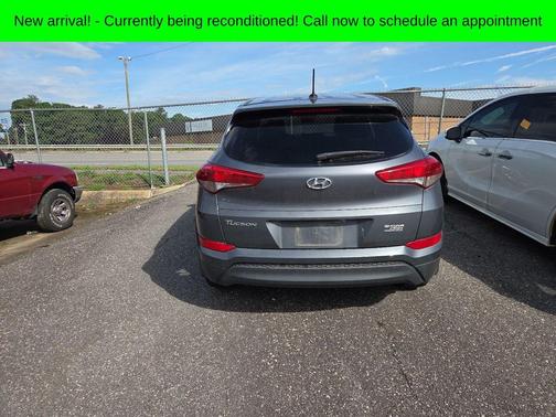 Coliseum Gray 2017 Hyundai TUCSON SE