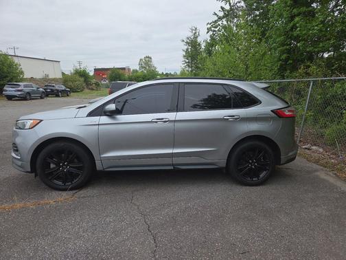 Silver Metallic 2021 Ford Edge ST Line