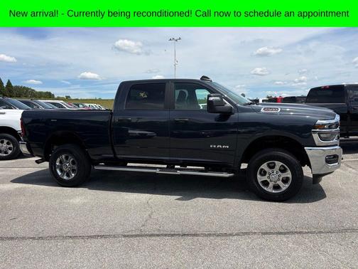 Diamond Black 2026 RAM 2500 Big Horn Crew Cab 4x4 6'4' Box
