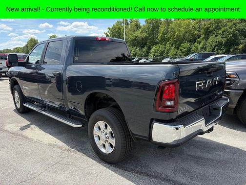 Diamond Black 2026 RAM 2500 Big Horn Crew Cab 4x4 6'4' Box