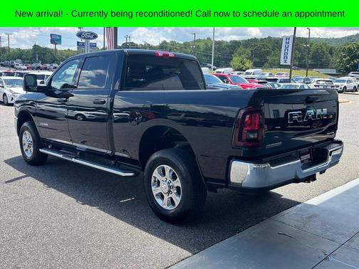 Diamond Black 2026 RAM 2500 Big Horn Crew Cab 4x4 6'4' Box