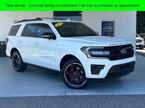 White Metallic 2022 Ford Expedition Limited