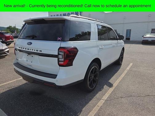 White Metallic 2022 Ford Expedition Limited