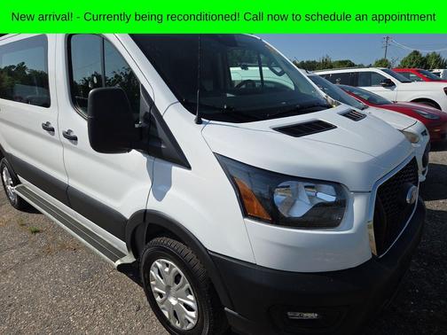 Oxford White 2025 Ford Transit-250 Base