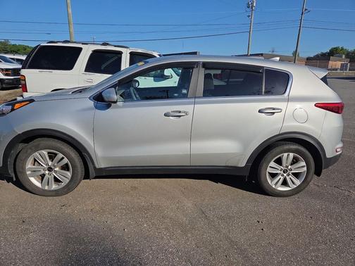 Sparkling Silver 2019 Kia Sportage LX
