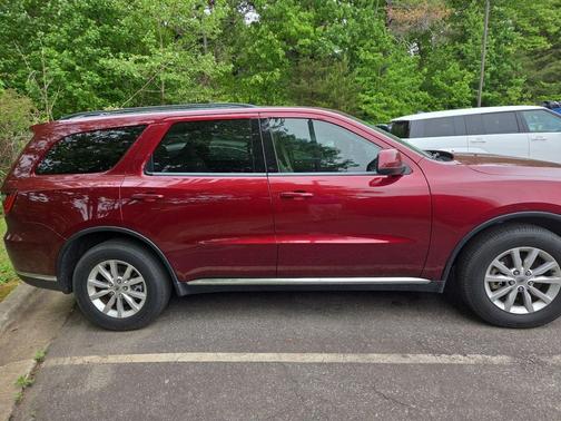Red 2022 Dodge Durango SXT RWD