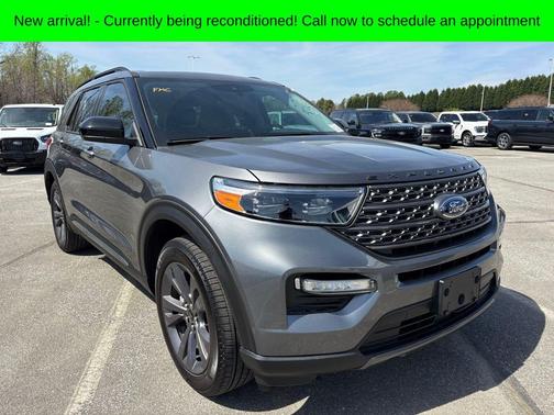 CARBONIZED GRAY METALLIC 2024 Ford Explorer XLT