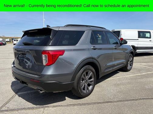 CARBONIZED GRAY METALLIC 2024 Ford Explorer XLT