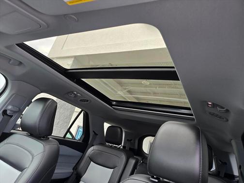 CARBONIZED GRAY METALLIC 2024 Ford Explorer XLT