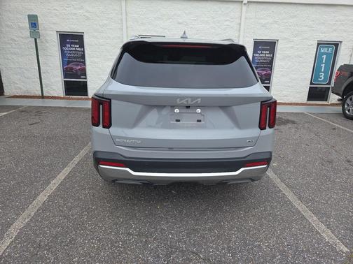 Gray 2024 Kia Sorento S