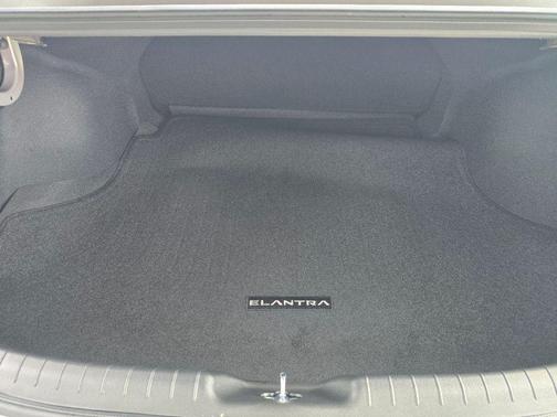 2025 Hyundai ELANTRA HEV SEL Sport