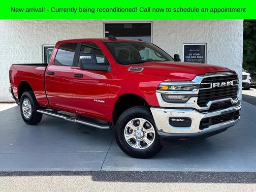 Flame Red Clearcoat 2026 RAM 2500 Big Horn Crew Cab 4x4 6'4' Box