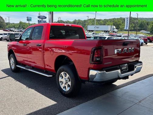 Flame Red Clearcoat 2026 RAM 2500 Big Horn Crew Cab 4x4 6'4' Box