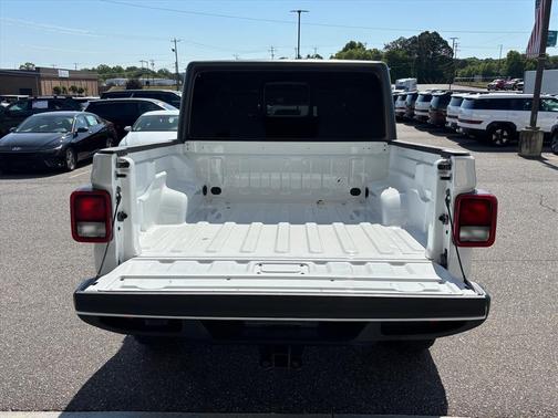 Bright White Clearcoat 2021 Jeep Gladiator Sport S