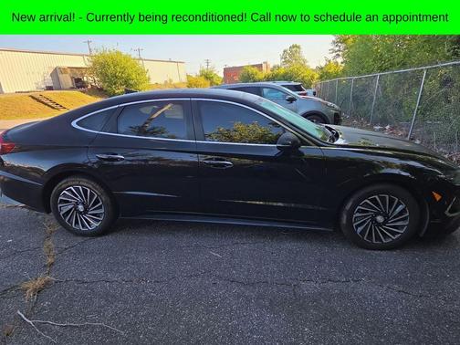 Onyx Black 2023 Hyundai SONATA Hybrid Limited