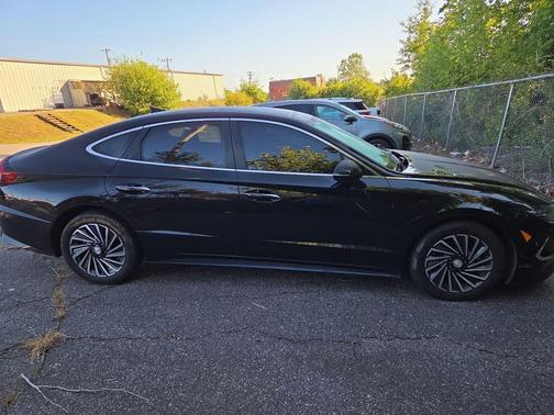 Onyx Black 2023 Hyundai SONATA Hybrid Limited
