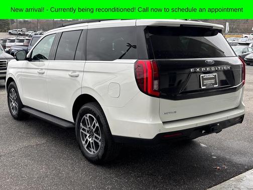 2025 Ford Expedition Active