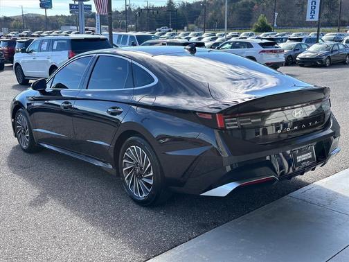 2024 Hyundai SONATA Hybrid SE