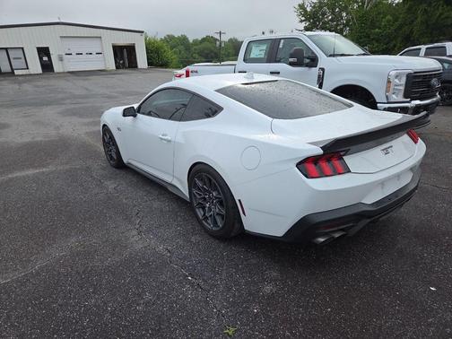 Oxford White 2025 Ford Mustang GT
