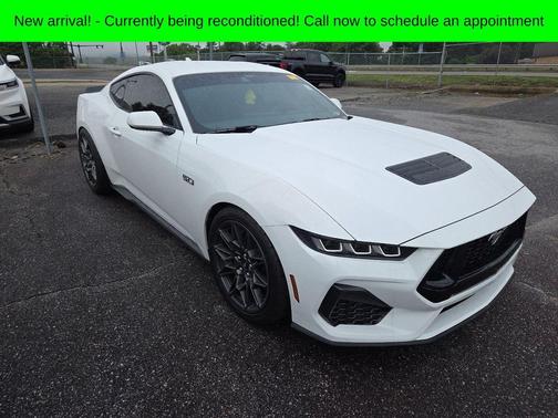 Oxford White 2025 Ford Mustang GT