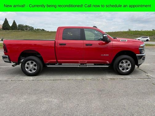 Flame Red Clearcoat 2026 RAM 2500 Big Horn Crew Cab 4x4 6'4' Box