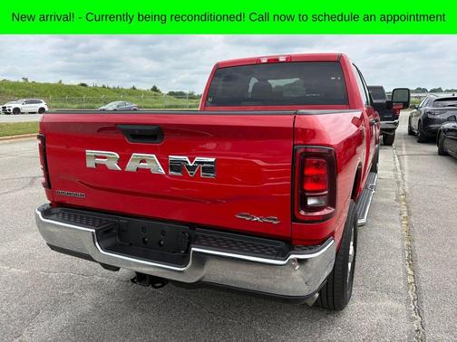 Flame Red Clearcoat 2026 RAM 2500 Big Horn Crew Cab 4x4 6'4' Box