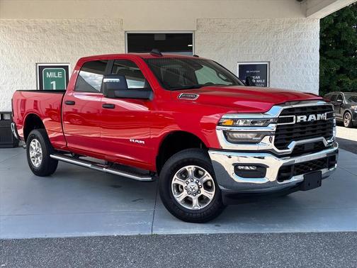 Flame Red Clearcoat 2026 RAM 2500 Big Horn Crew Cab 4x4 6'4' Box
