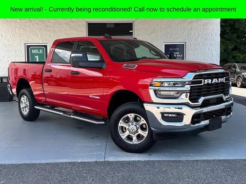 Flame Red Clearcoat 2026 RAM 2500 Big Horn Crew Cab 4x4 6'4' Box