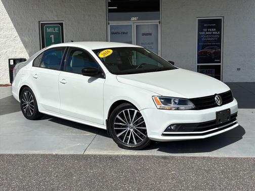 Pure White 2016 Volkswagen Jetta 1.8T Sport Sedan