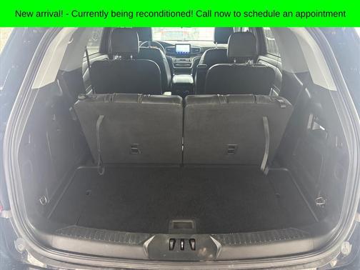Black Metallic 2022 Ford Explorer XLT
